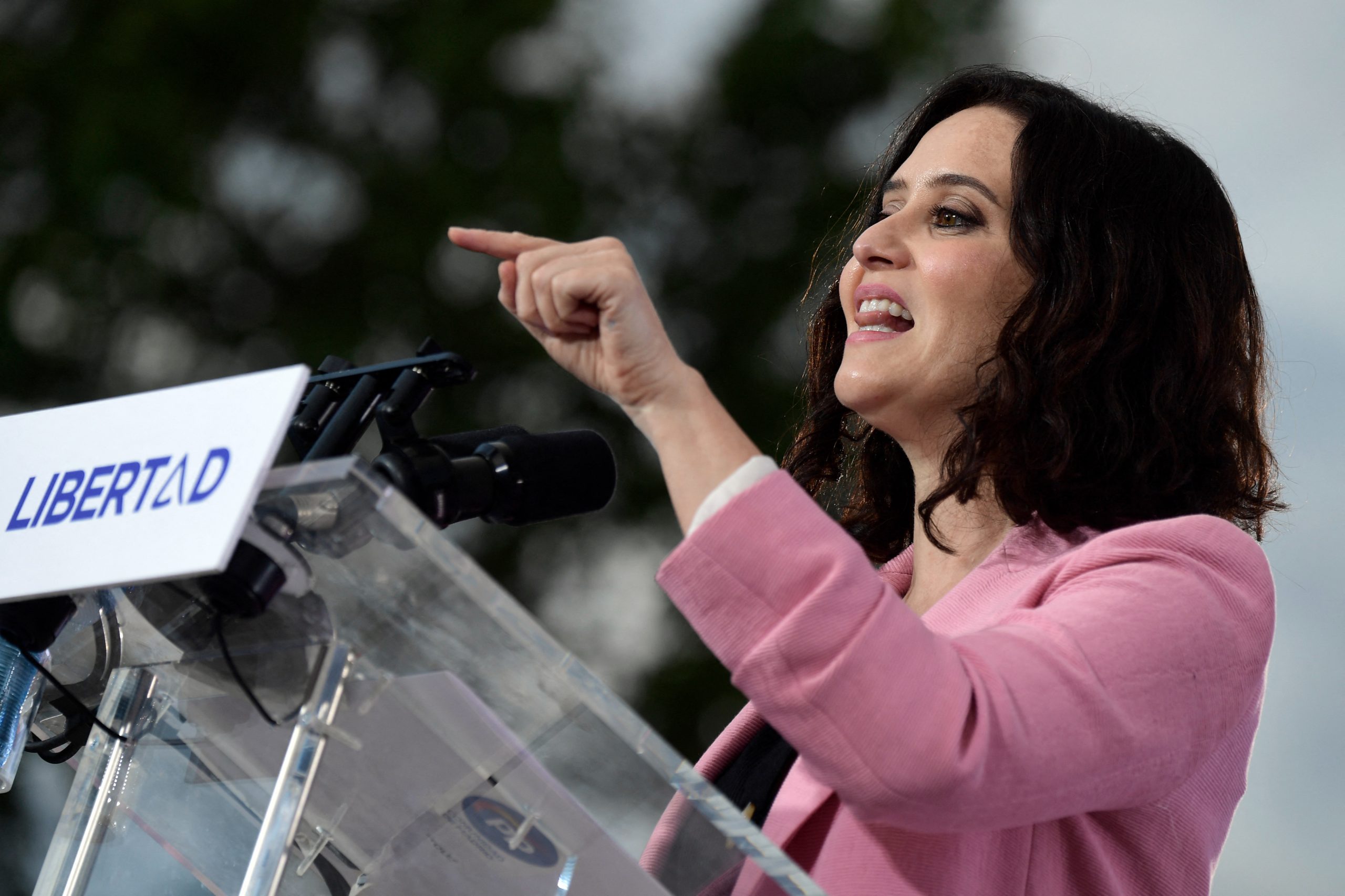 O ciclone Isabel Diaz Ayuso: Da presidência de Madrid ao assalto, pela direita, ao Governo de Espanha