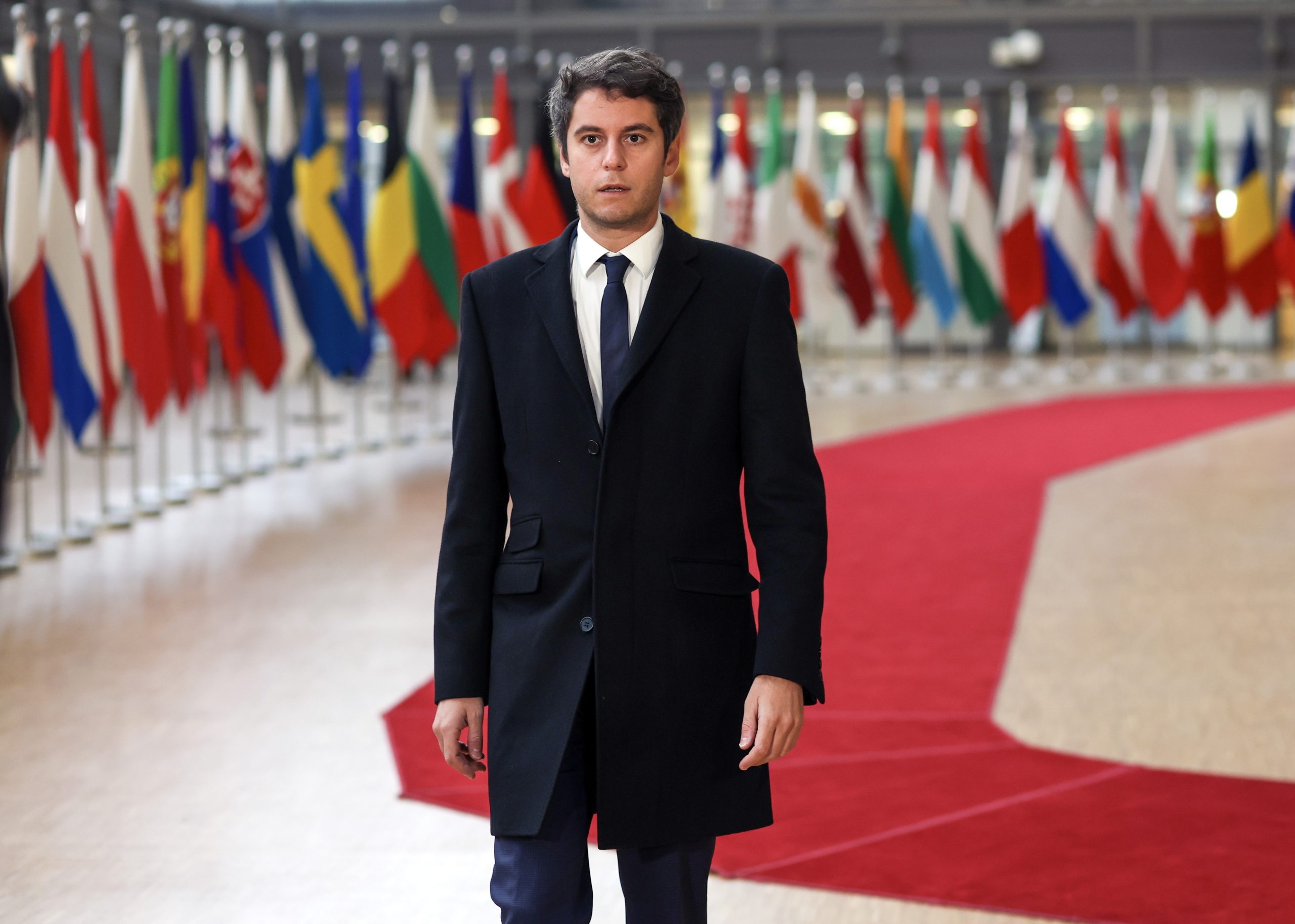  França: Presidente recusa demissão de primeiro-ministro Gabriel Attal