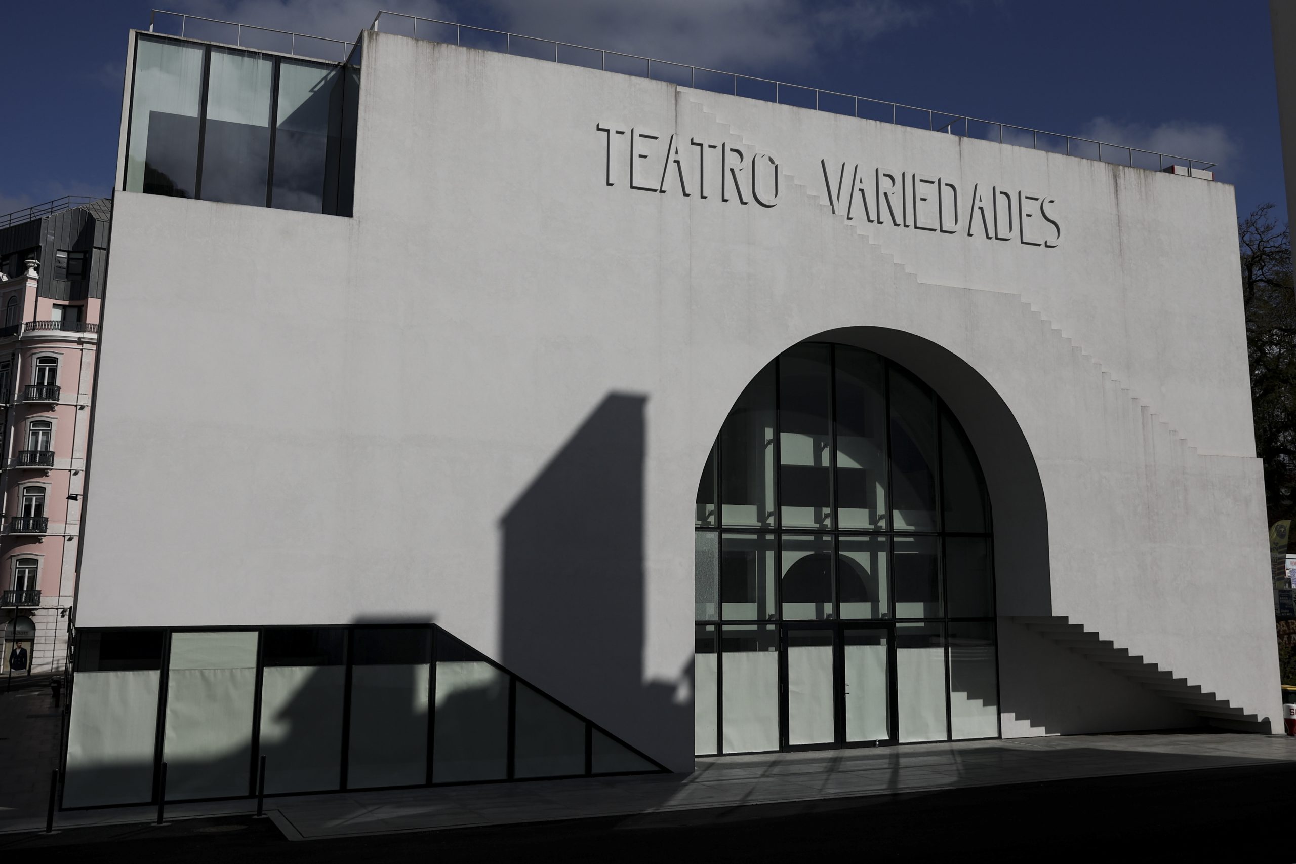 Artistas Unidos durante quatro semanas no Teatro Variedades no outono e depois “mais nada”