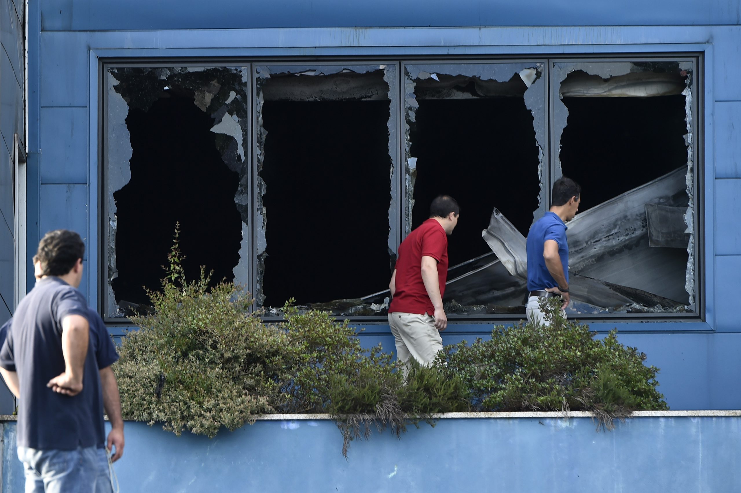 PJ investiga causas de incêndio em empresa de congelados de Viseu
