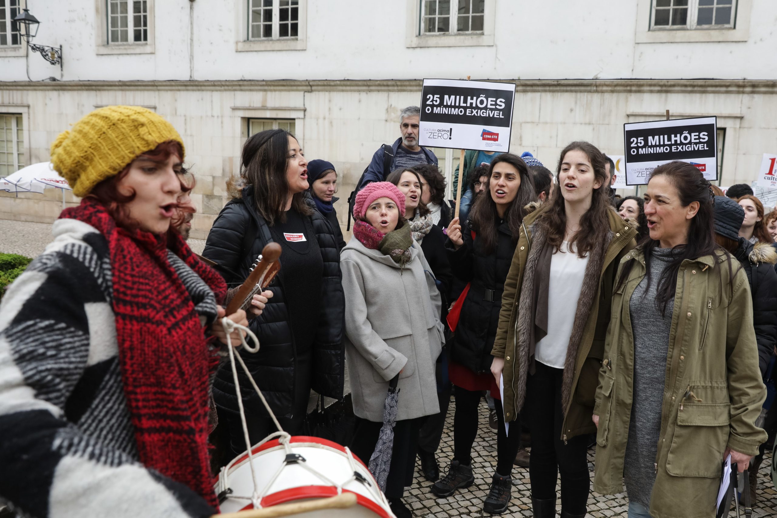 DGArtes: Artistas trouxeram garantias de revisão do modelo de apoio de reunião com António Costa