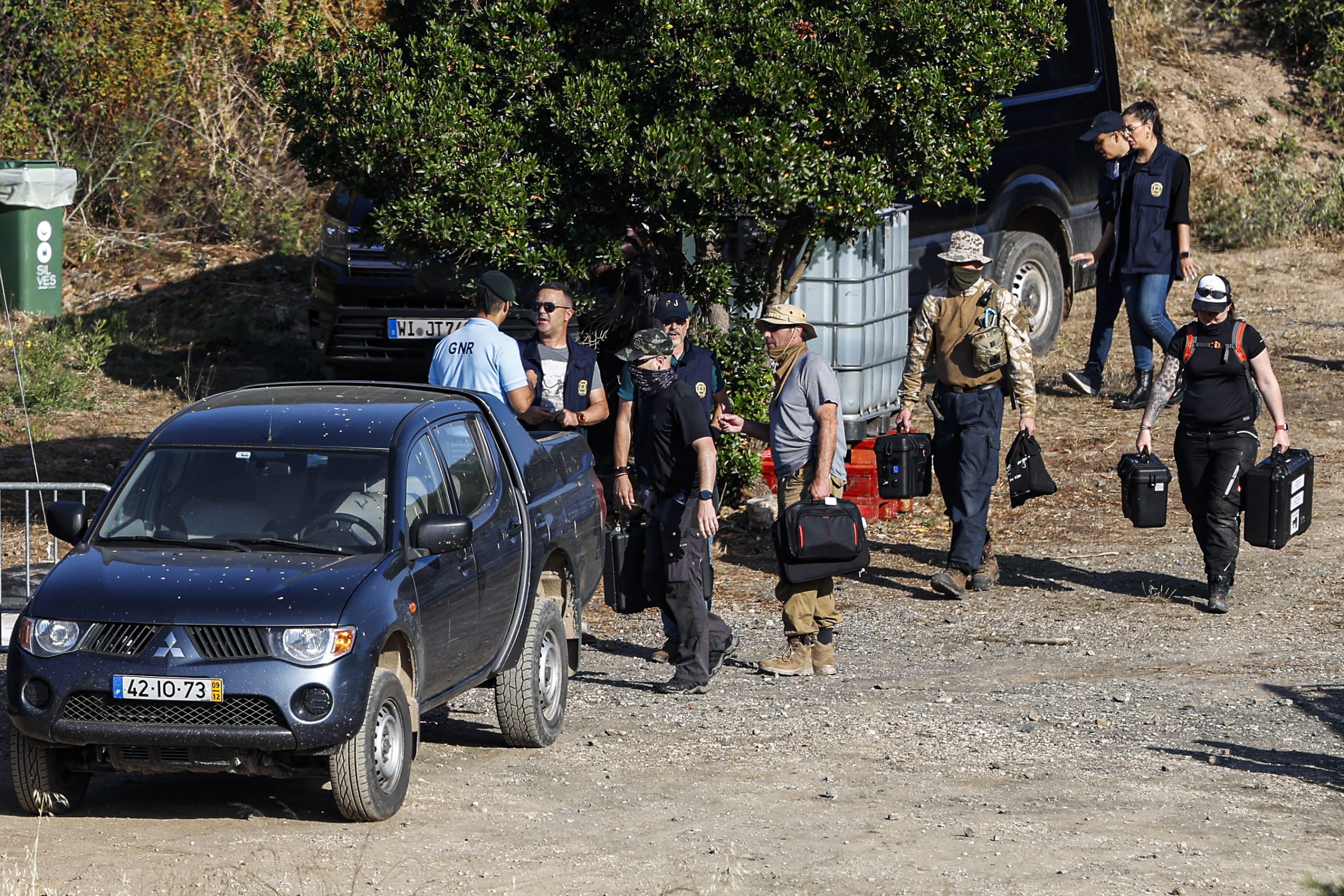 Investigadores regressam para terceiro dia de buscas na barragem do Arade