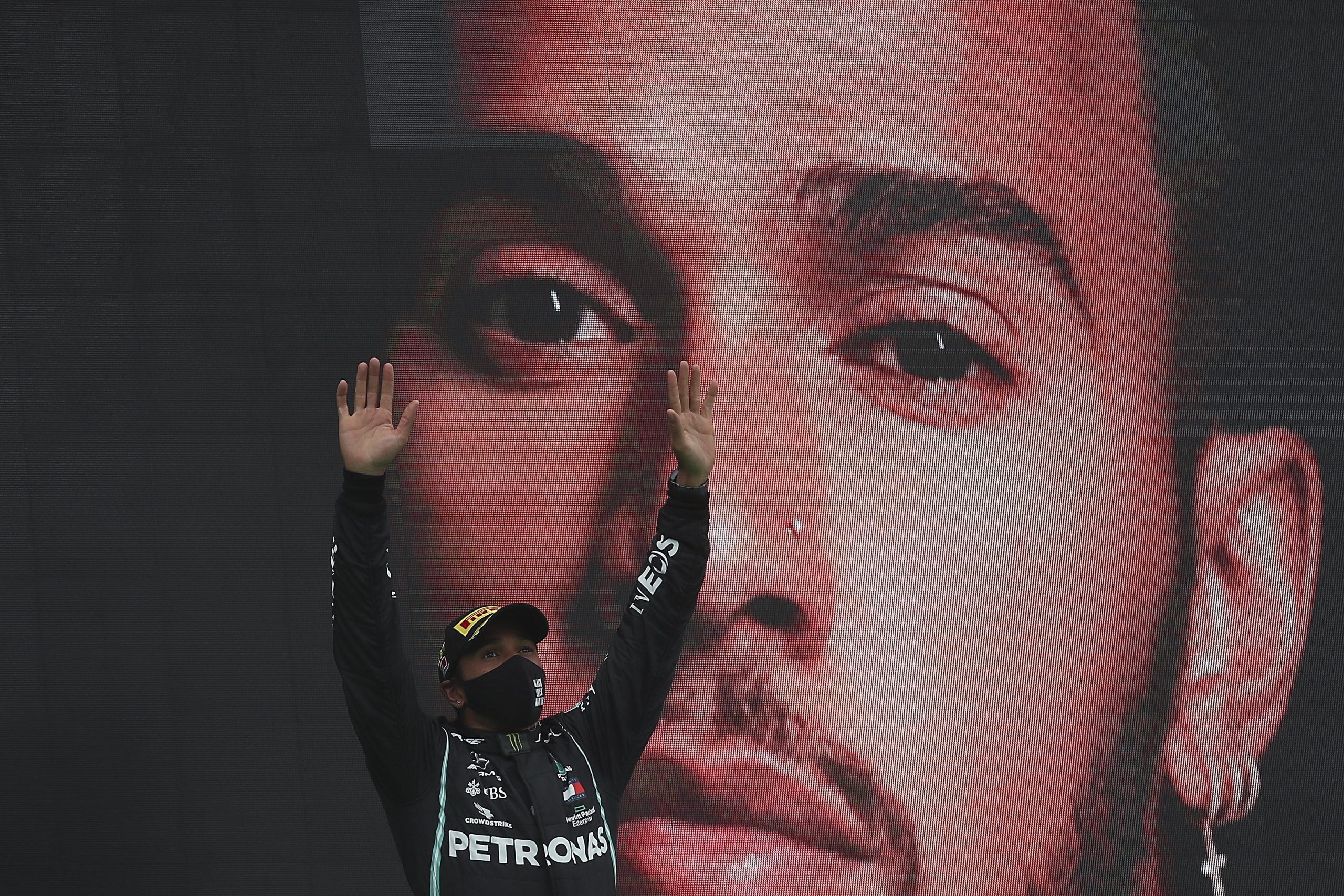 F1: Lewis Hamilton fala em “dia abençoado” após bater recorde de vitórias