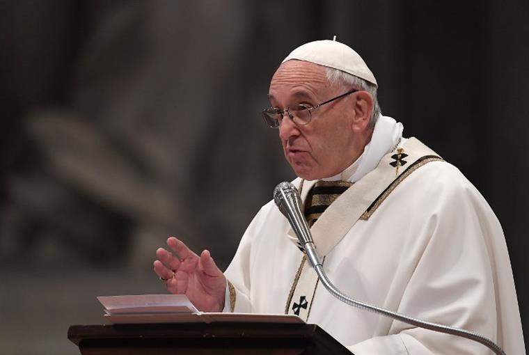 Papa pede aos governos “determinação” para combater “praga” do tráfico humano
