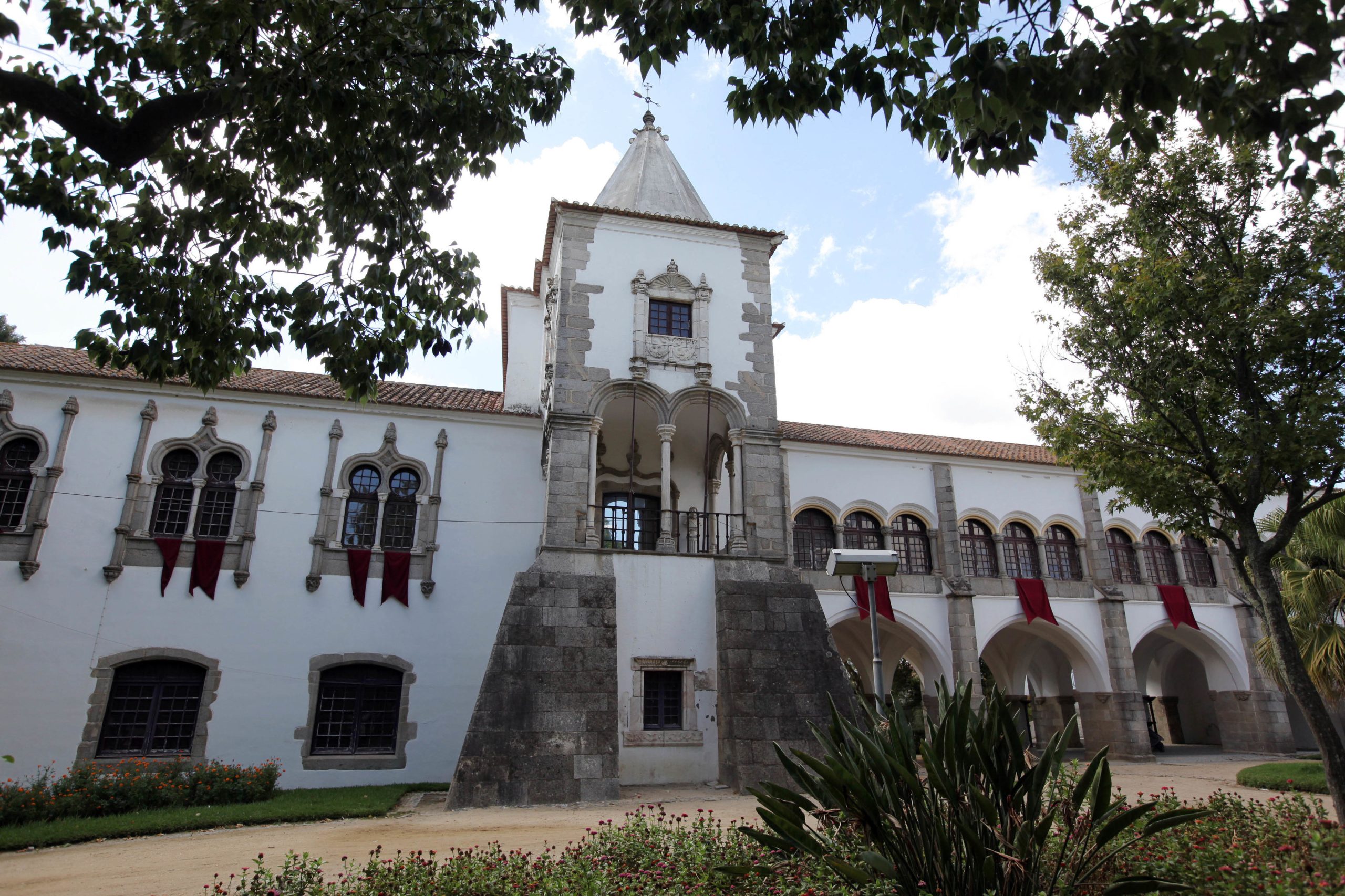 Covid-19: Casos de surto com origem em colégio de Évora sobem para 32