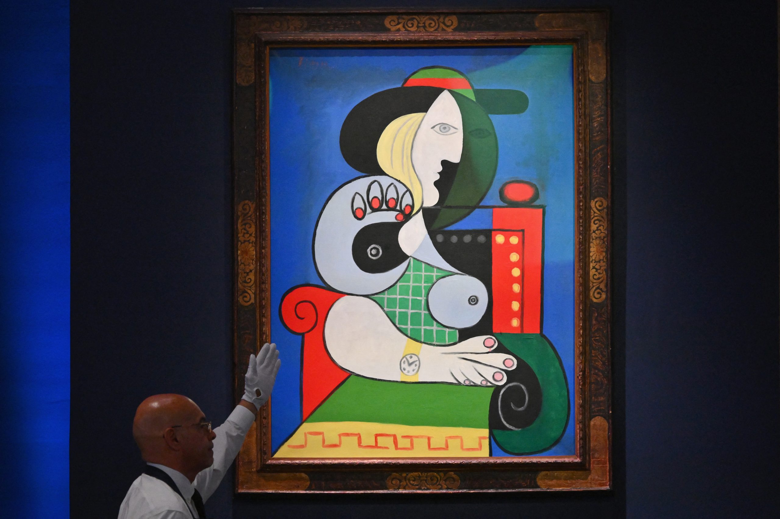 Quadro de Picasso “Mulher com Relógio” vendido em leilão por 130 milhões de euros