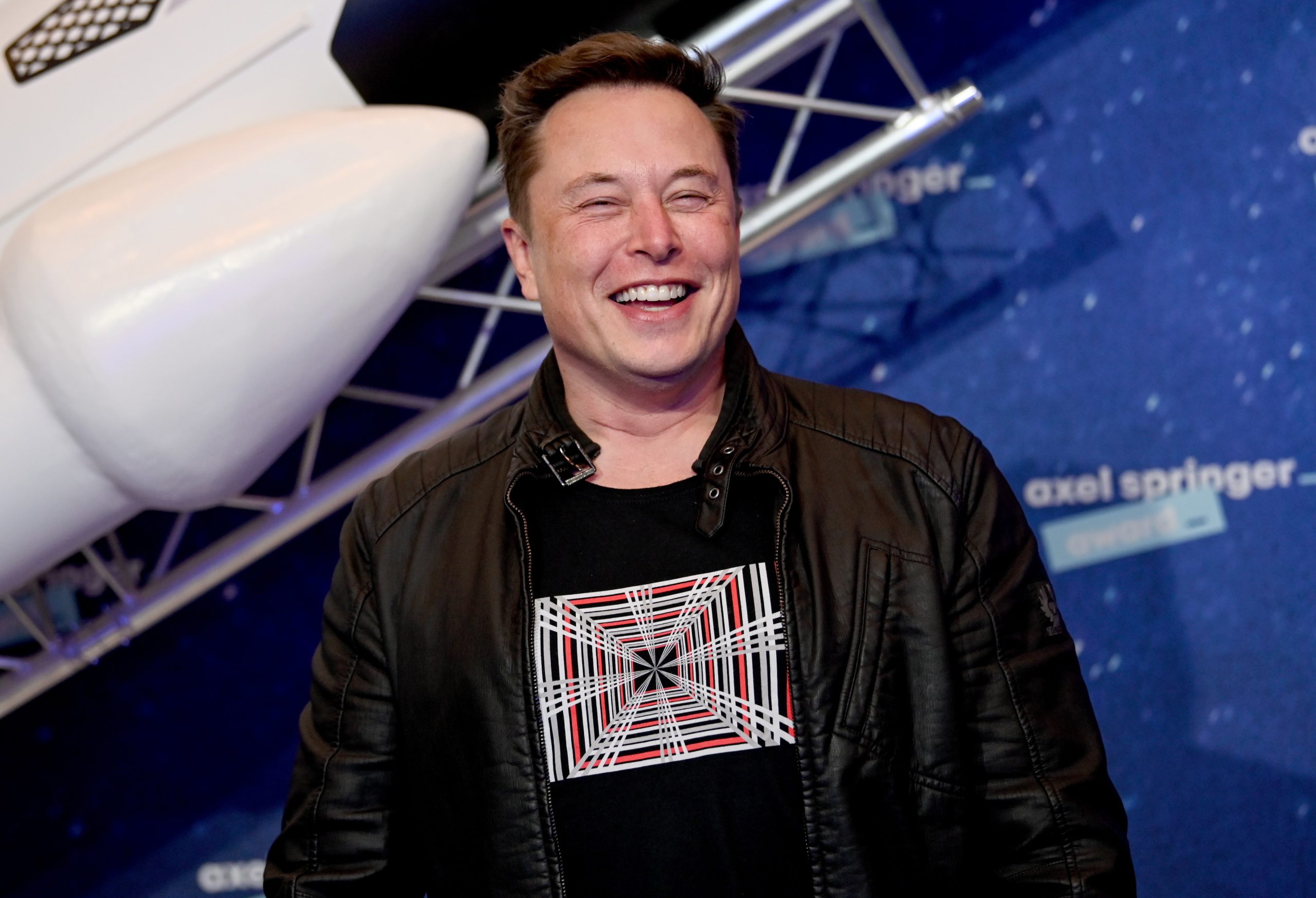Elon Musk anuncia que se vai afastar do Twitter “por um tempo”