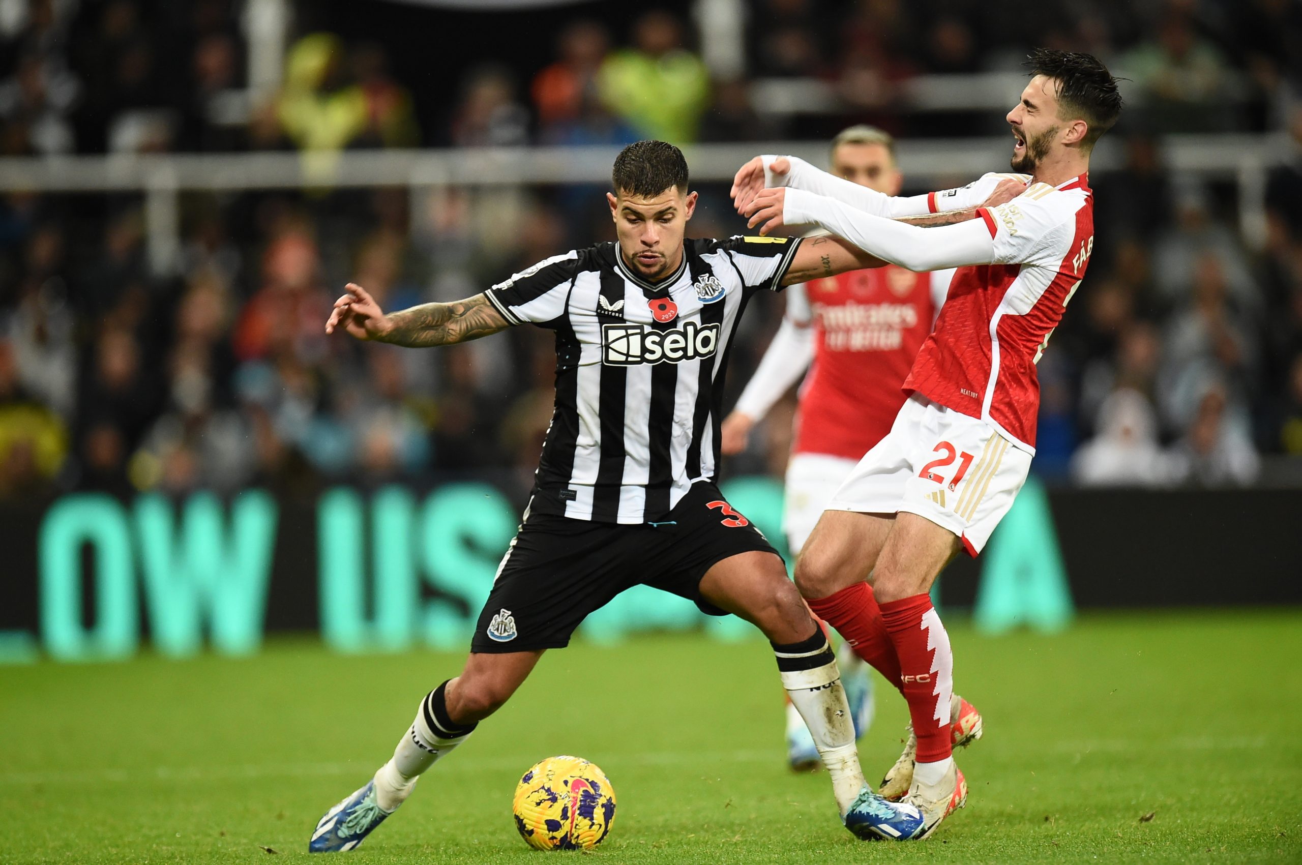 Newcastle condena insultos racistas a Bruno Guimarães e Joe Willock
