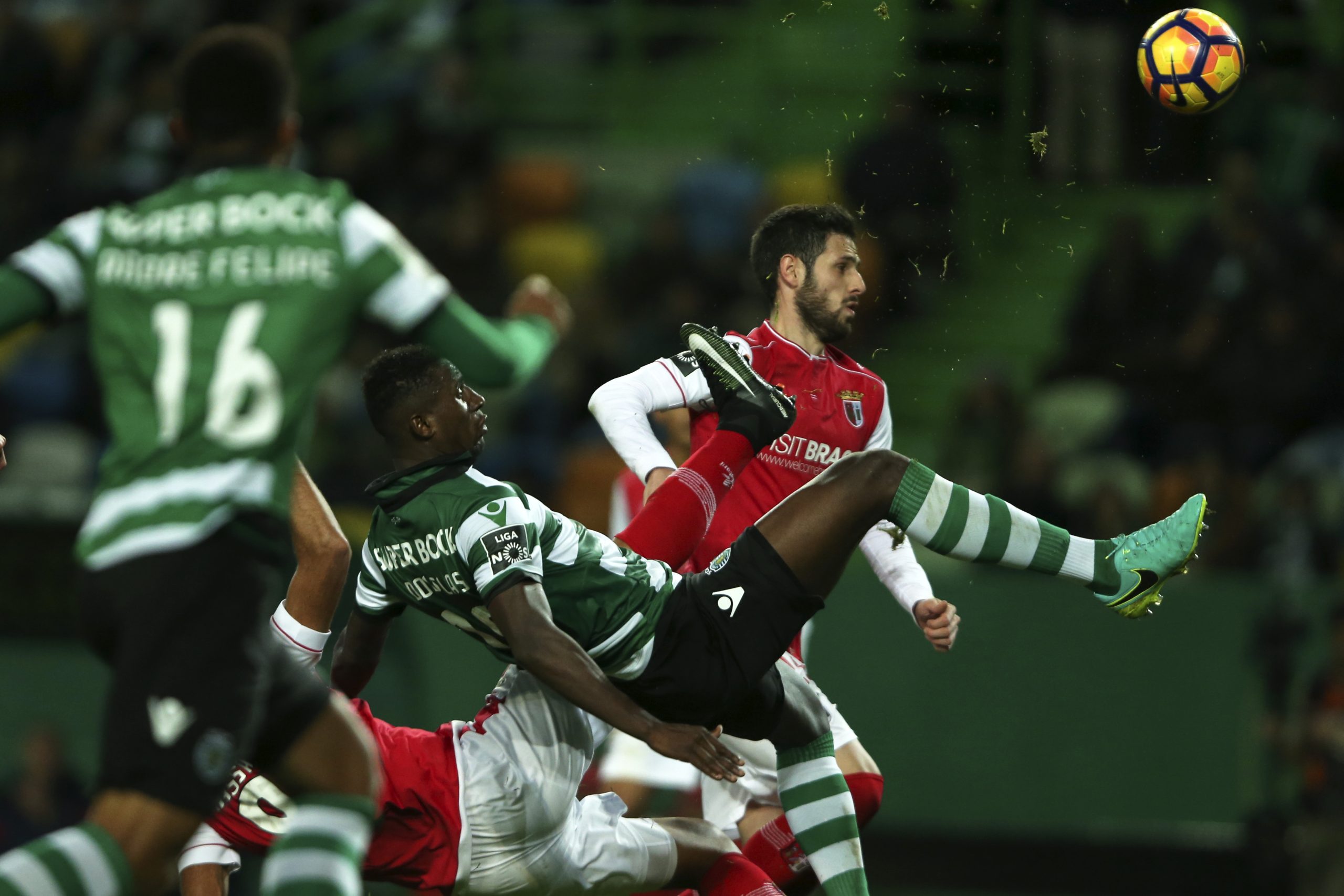 Douglas, do Sporting, admite ter acusado positivo em controlo antidoping