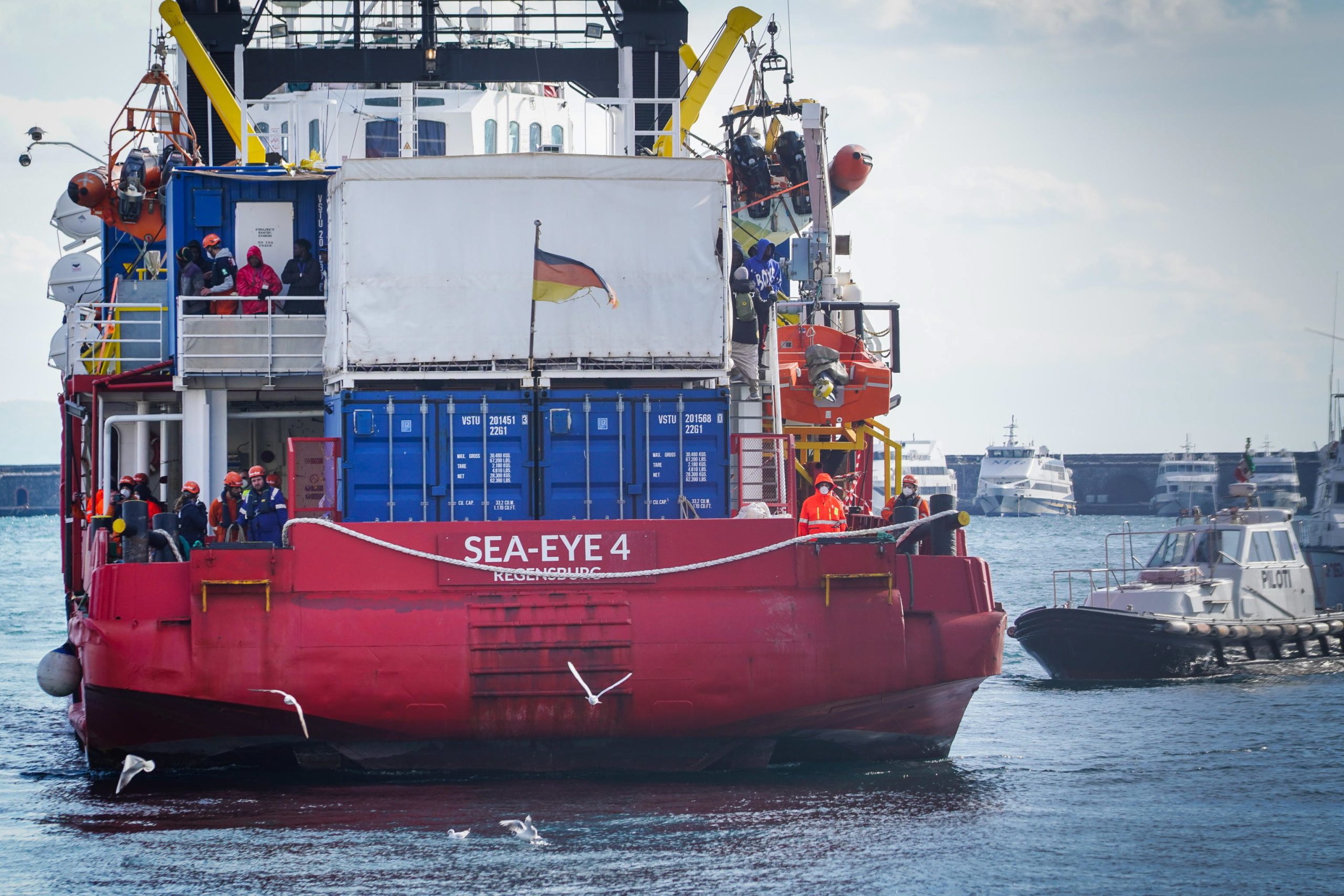 Autoridades italianas impõem bloqueio de 60 dias ao navio de salvamento ‘Sea-Eye 4’