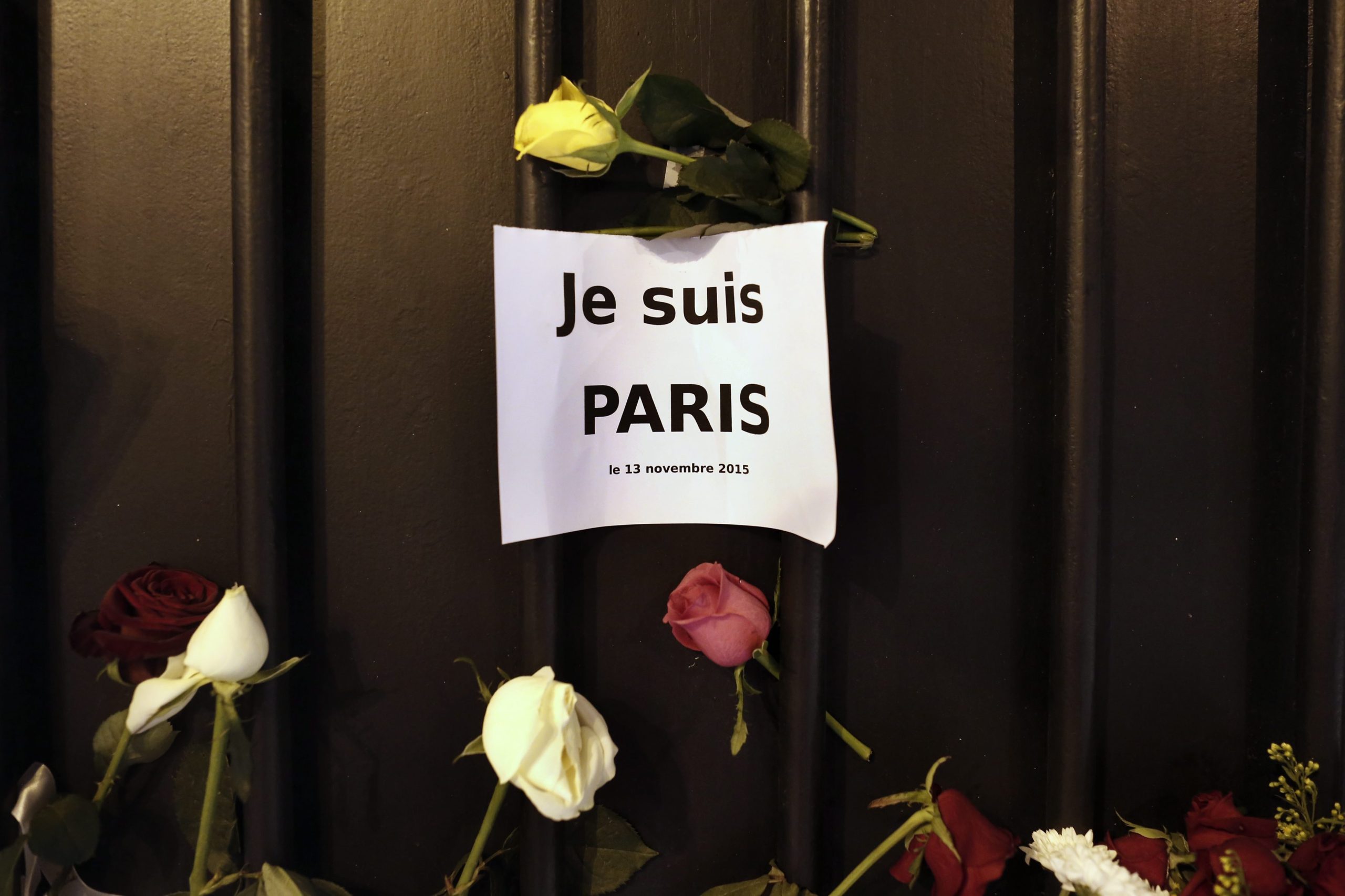 França: Menos 1,5 milhões de turistas em 2016 após atentados de Paris
