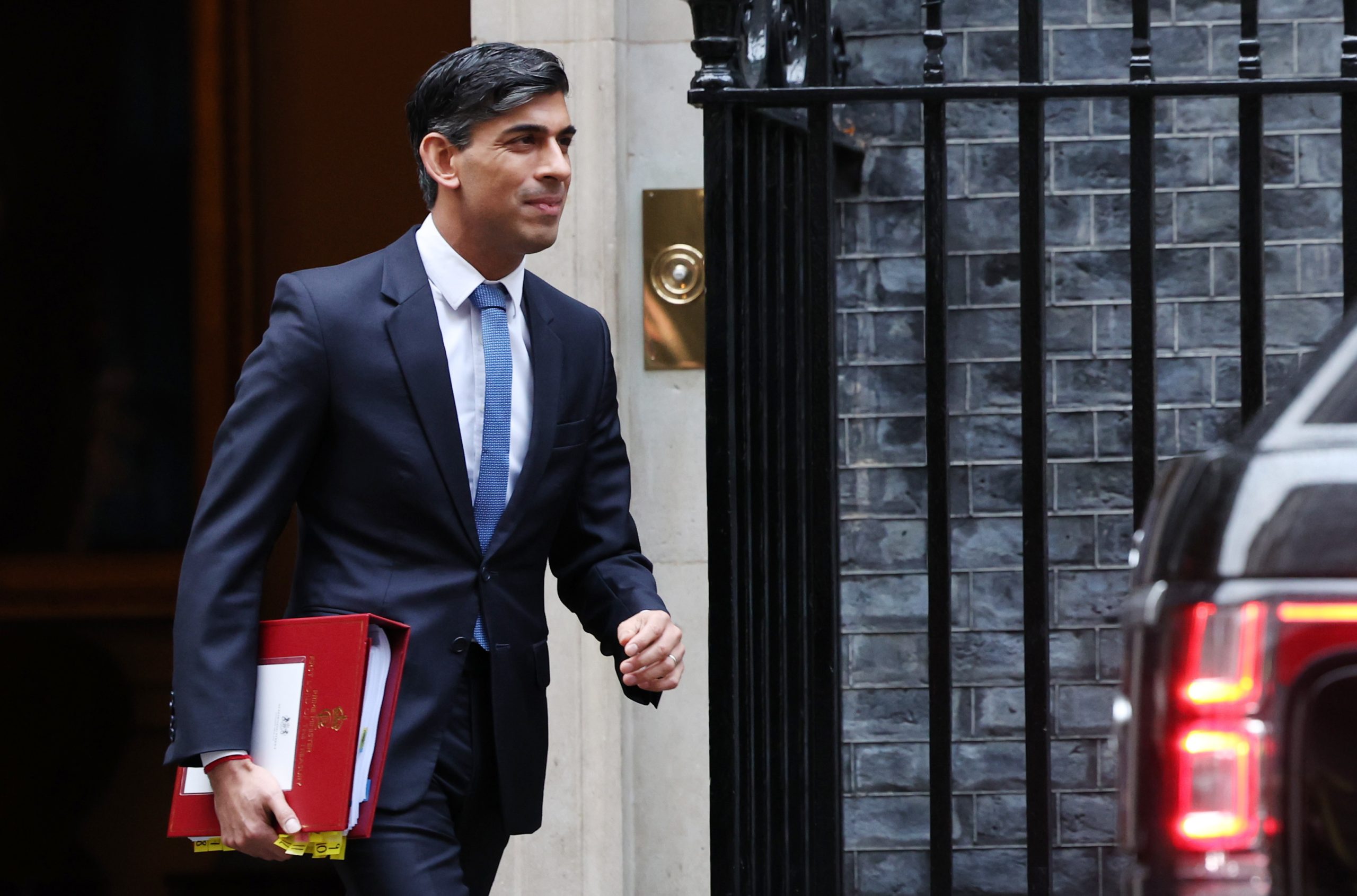 Rishi Sunak desmente antecipação de eleições
