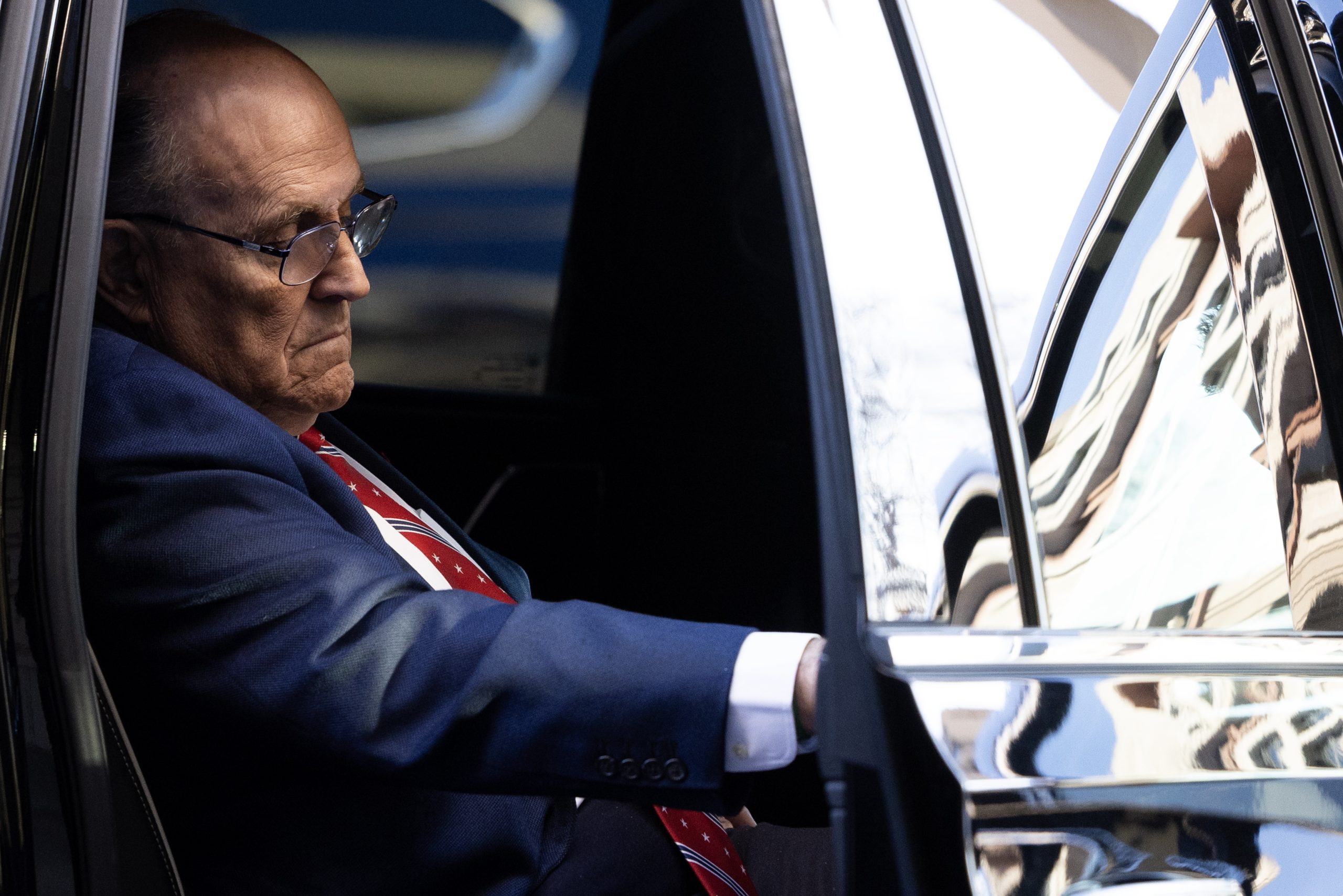 Giuliani entra com pedido de falência depois de ter sido condenado a pagar 135 milhões