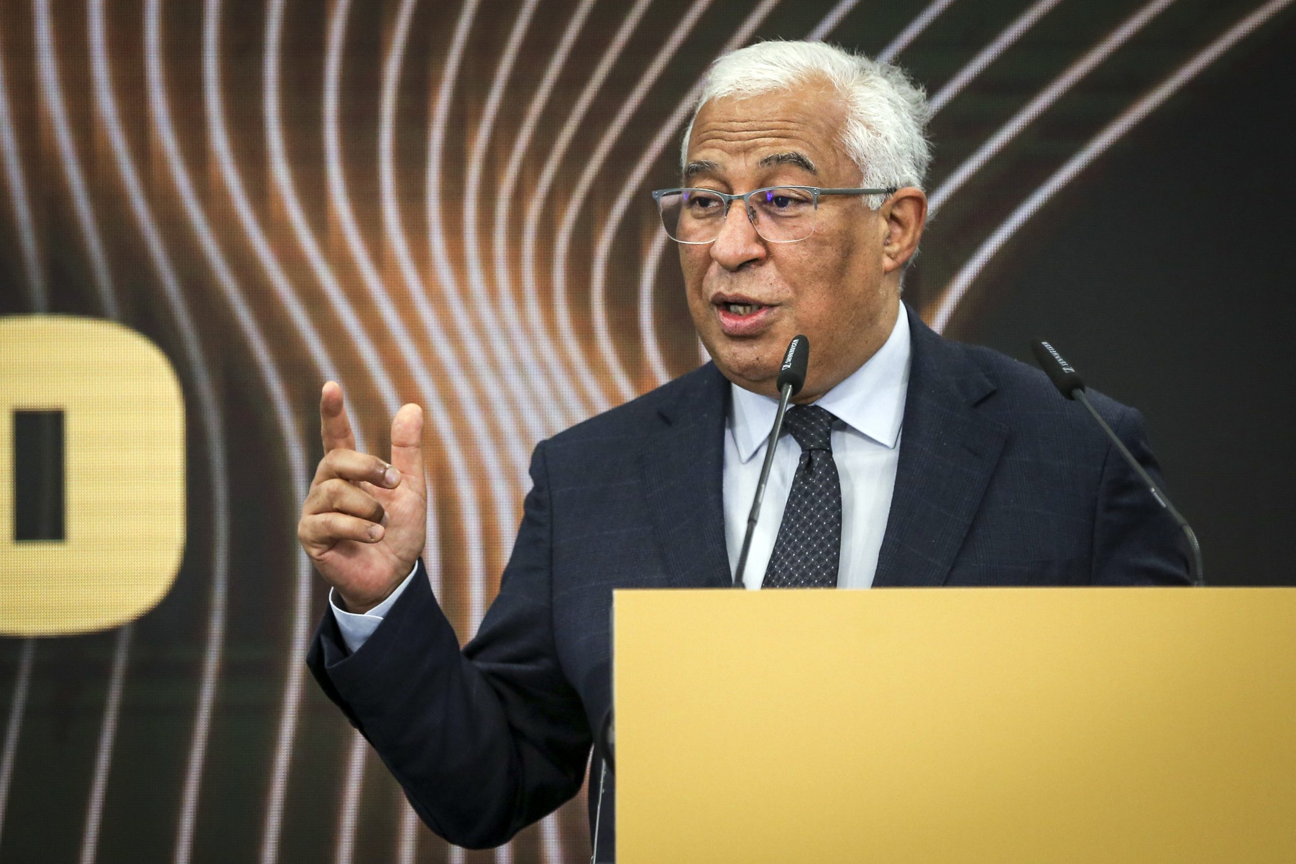 Primeiro-ministro faz hoje às 18:30 comunicação ao país sobre apoios sociais
