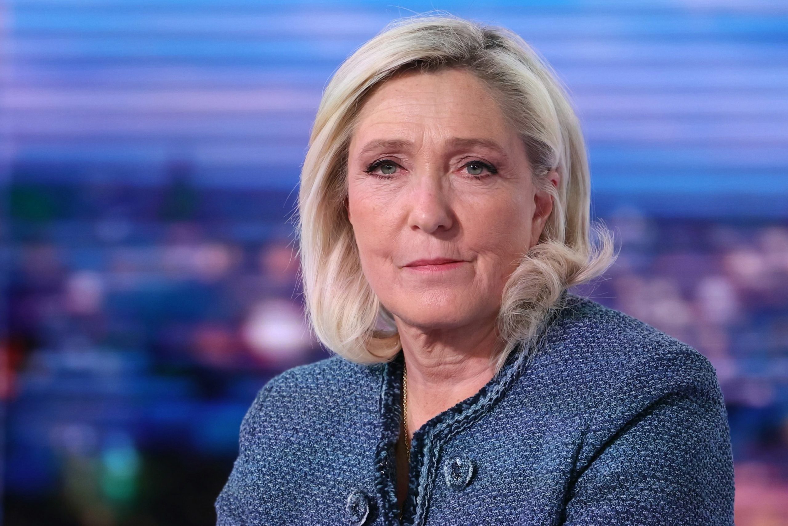 Marine le Pen declara-se vítima de condenação judicial “política” para a afastar das presidenciais