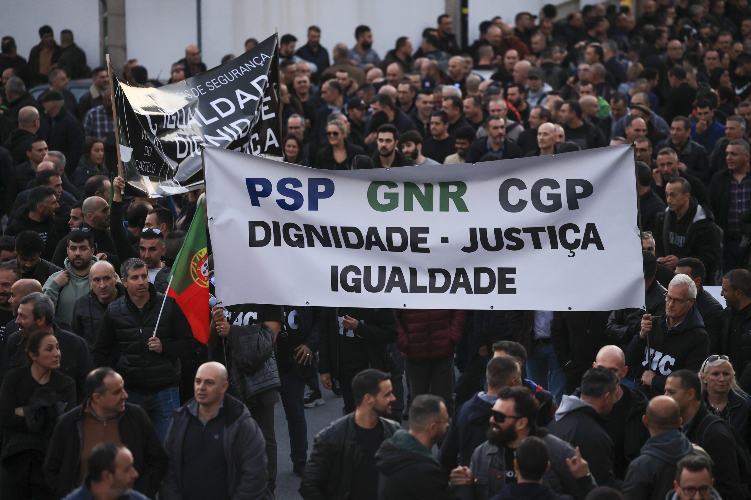 Polícias sentem-se “extremamente injustiçados” com proposta do Governo