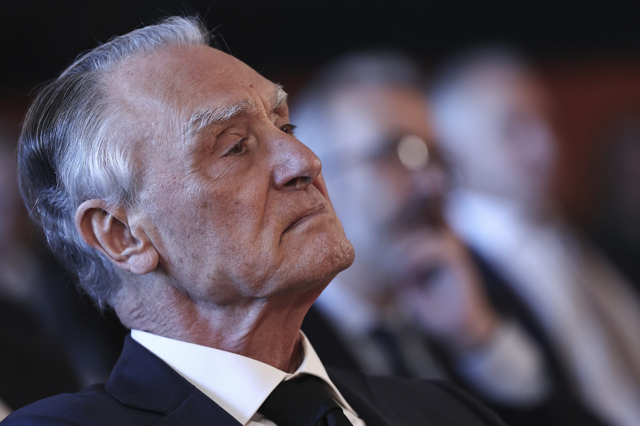 Cavaco Silva entre os distinguidos com a Ordem Europeia do Mérito