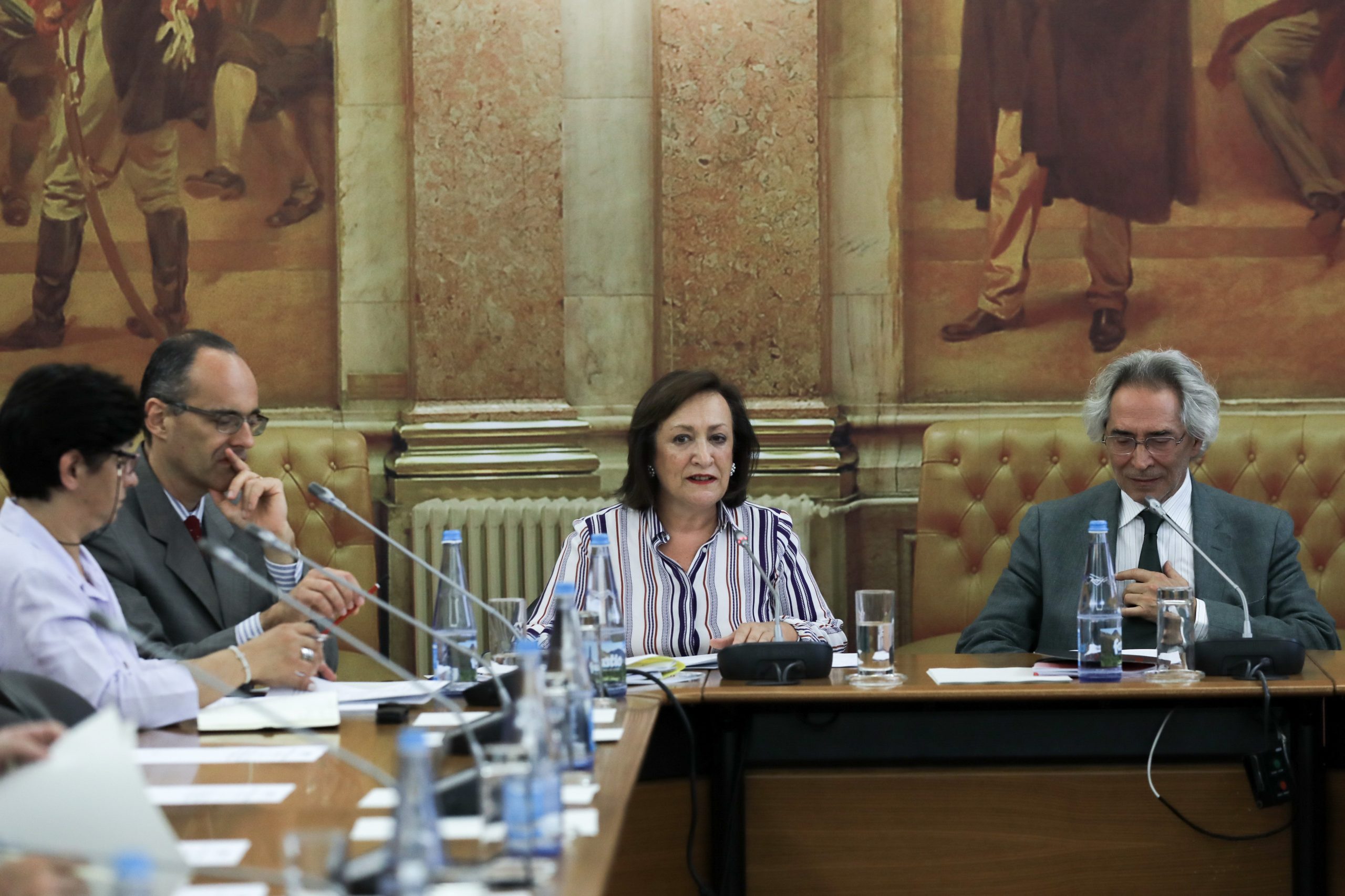 PS chama ao parlamento Procuradora para falar sobre caso das adoções pela IURD