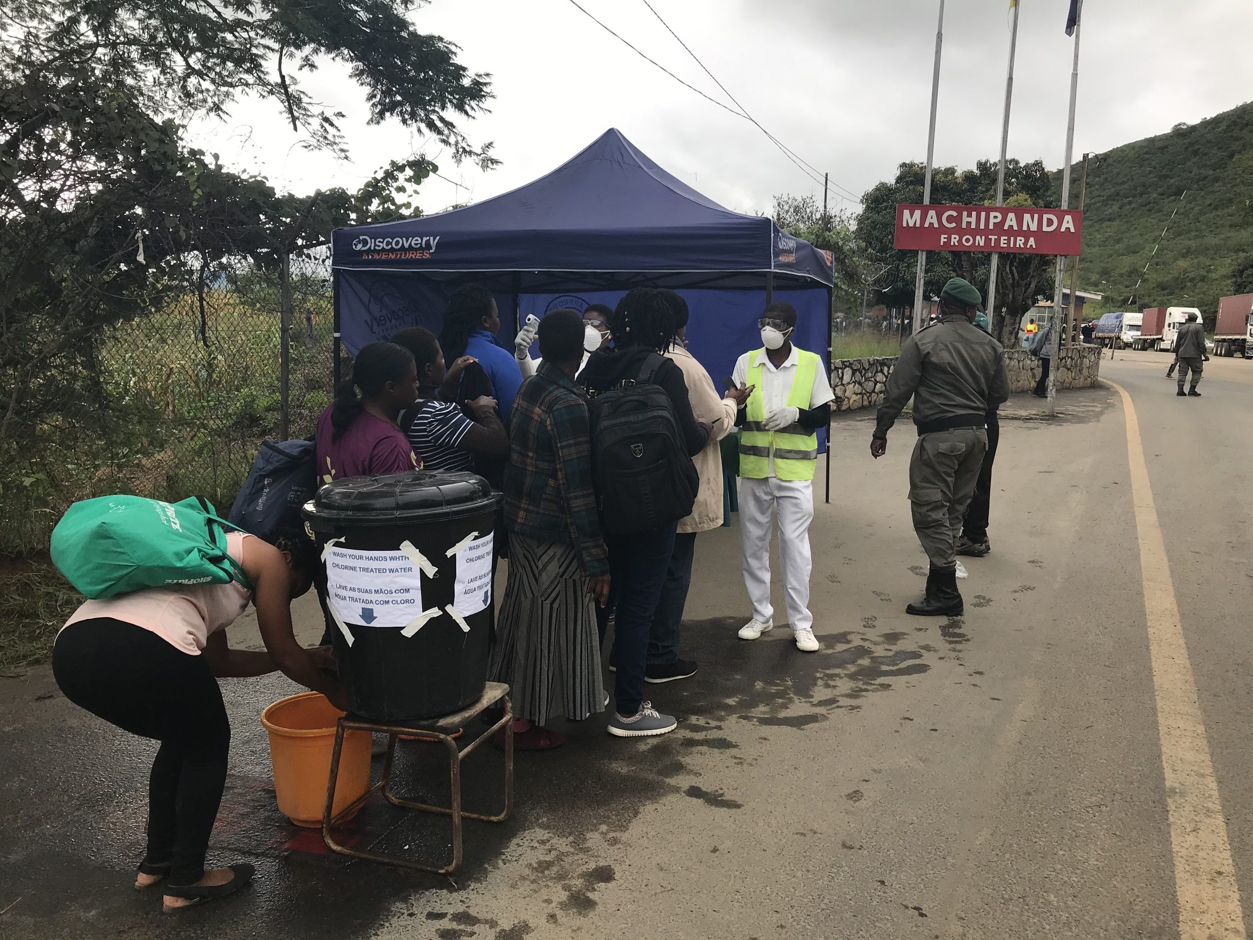 “Já estamos arruinados. Que mais mal pode fazer o coronavírus”. No Zimbabué, a escolha pode ser entre ficar contagiado ou morrer de fome