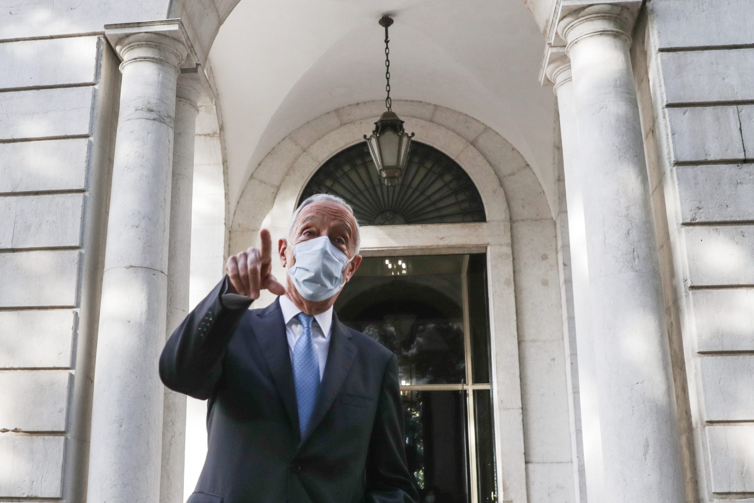 “A pandemia continua a ir mais depressa do que a vacinação”. Presidente da República renova estado de emergência até 15 de janeiro