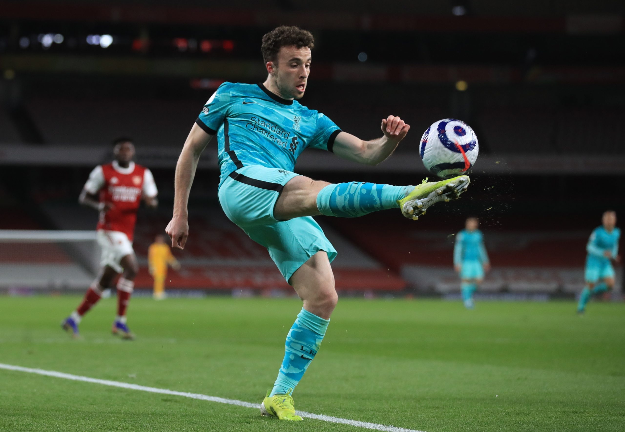 Diogo Jota bisa na vitória do Liverpool no terreno do Arsenal