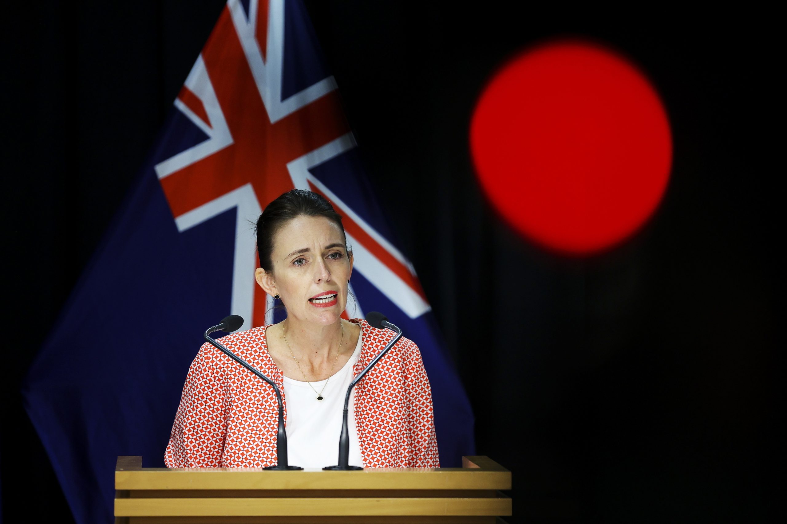 Difamação, abusos e ameaças. As razões do abandono surpresa de Jacinda Ardern