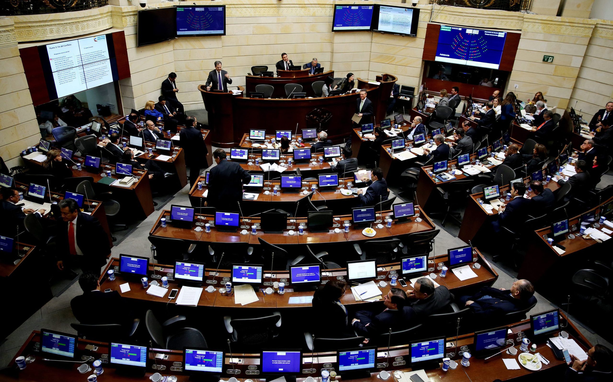 Colômbia: Senado aprova novo acordo de paz com as FARC