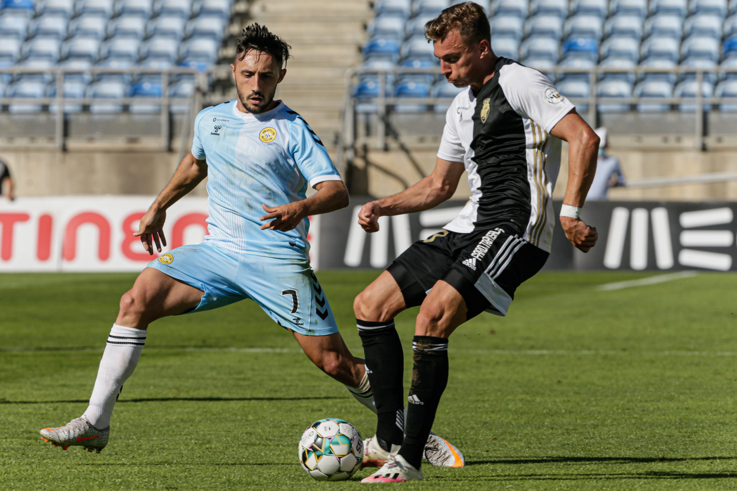 Brayan Riascos dá vitória ao Nacional no reduto do Farense
