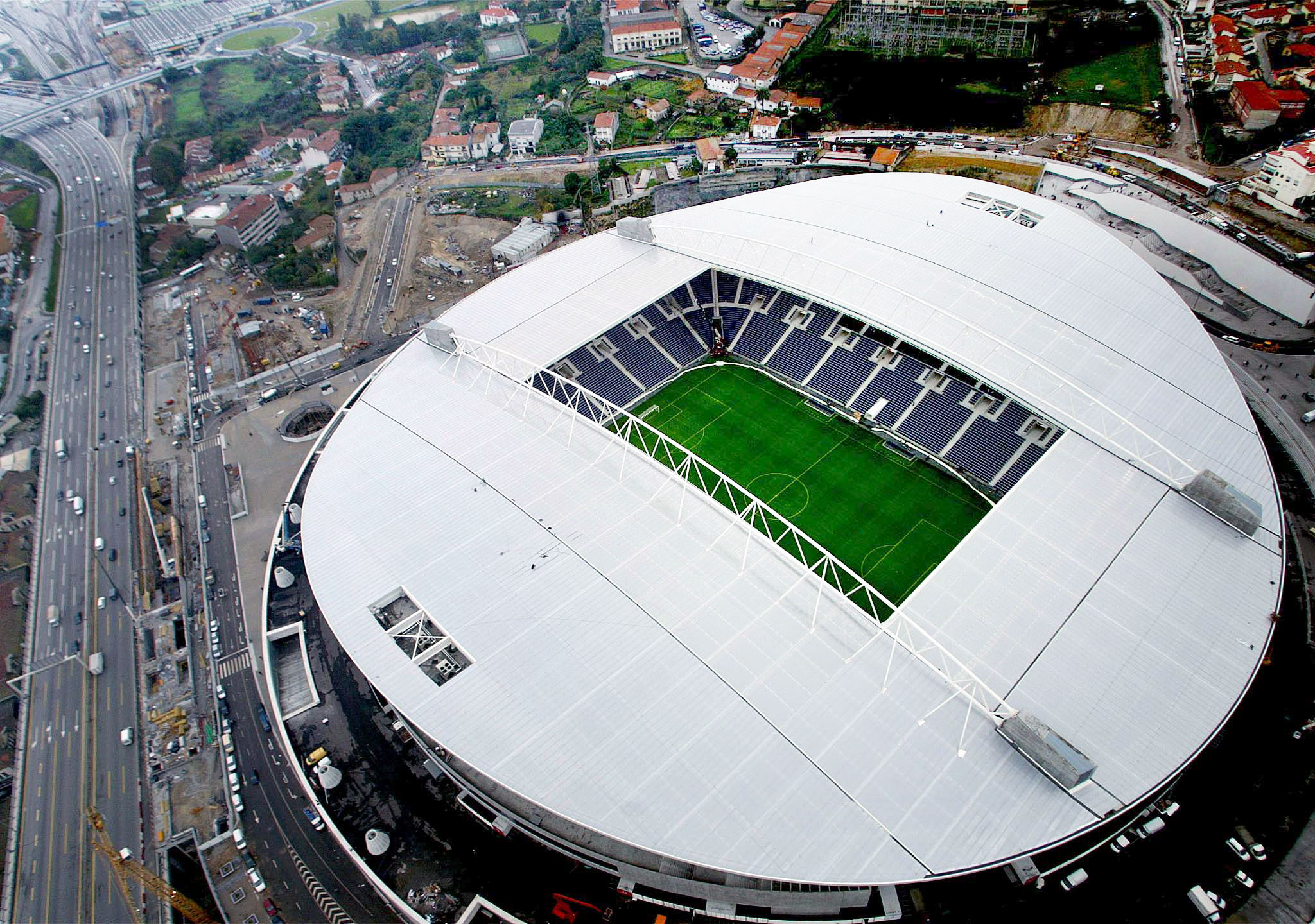 FC Porto acusa Benfica de “hipocrisia” na reação a texto de Fernando Gomes
