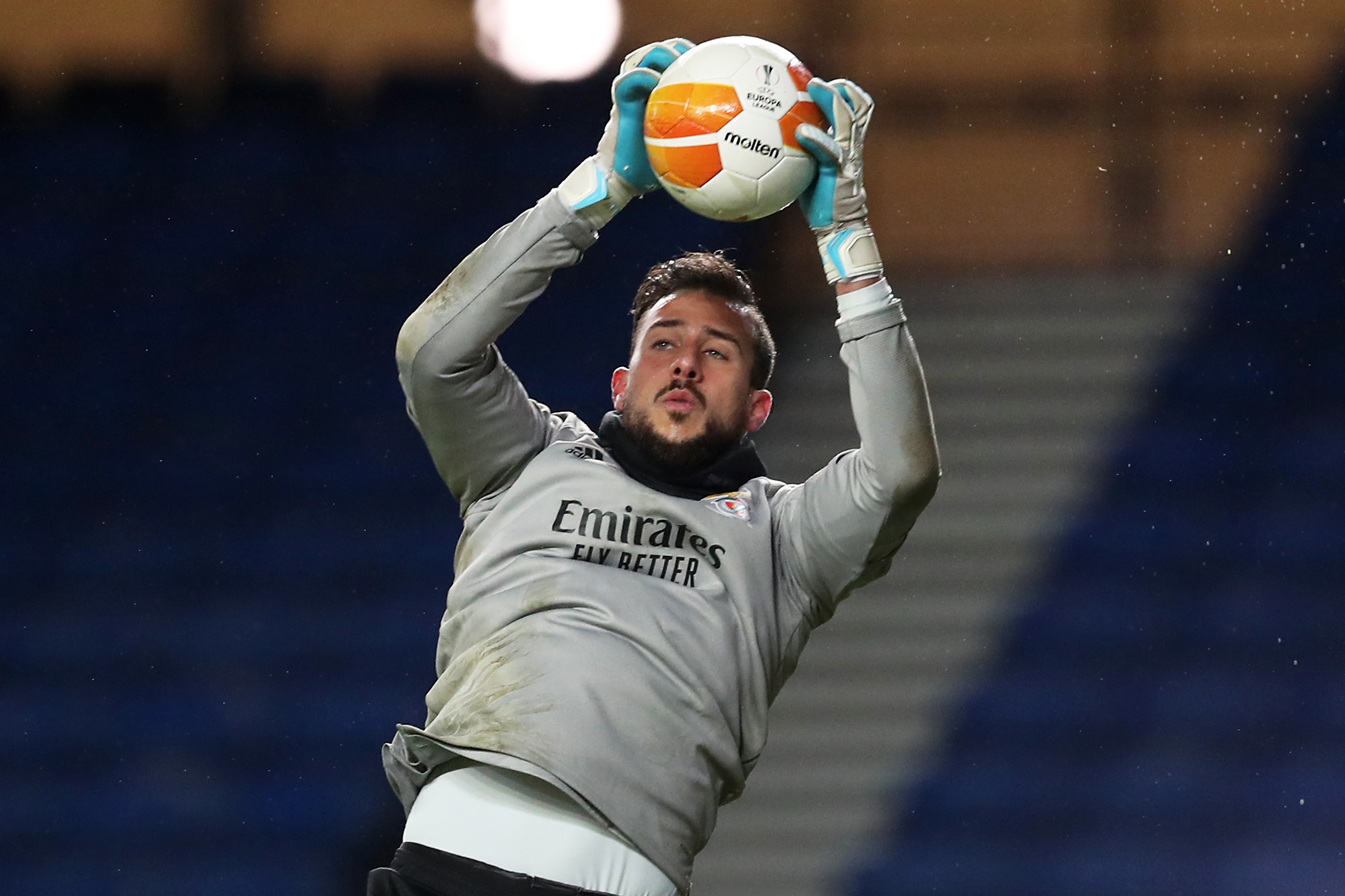 Covid-19: Guarda-redes Helton Leite aumenta lote de infetados no Benfica
