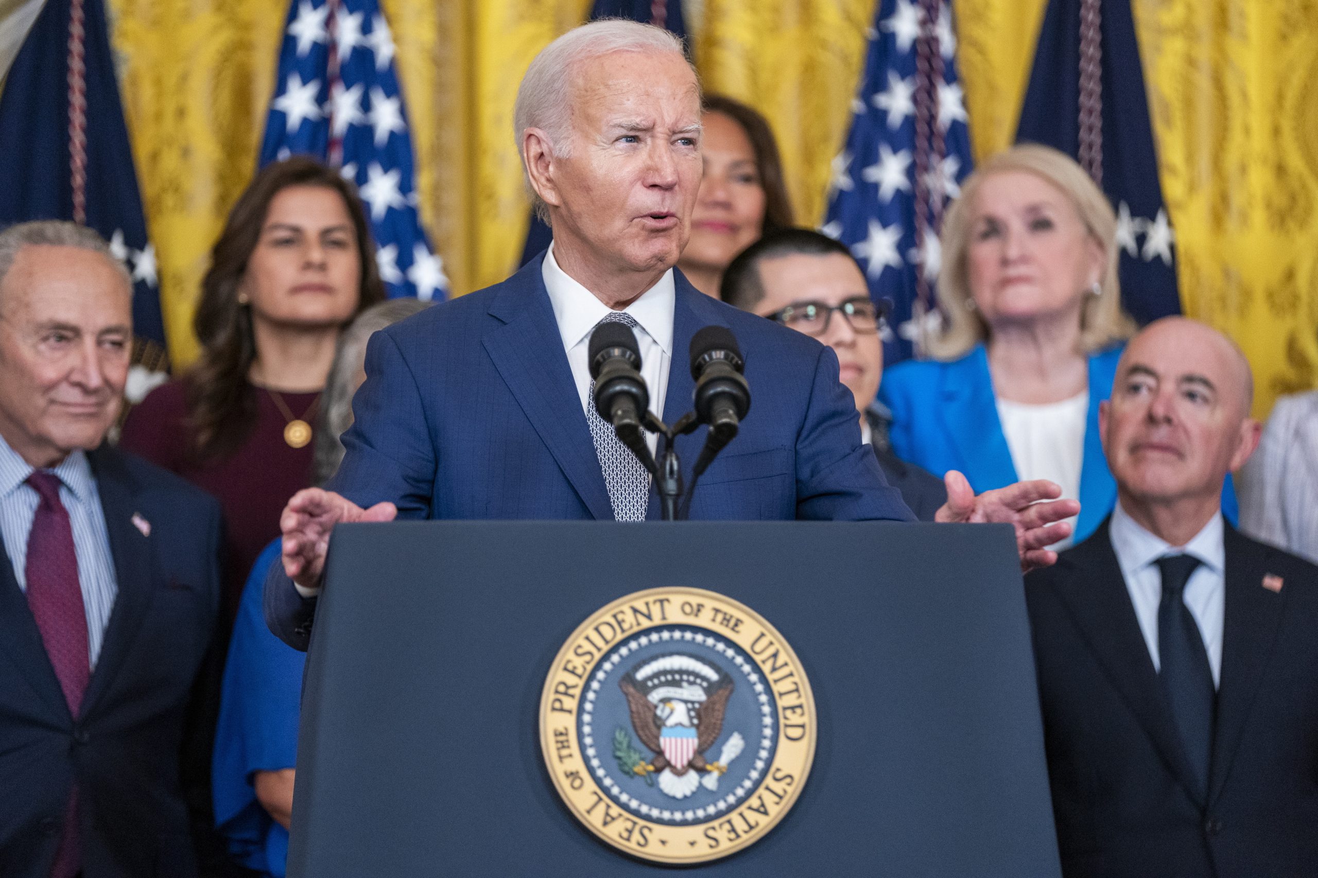 Joe Biden indulta militares expulsos por serem homossexuais