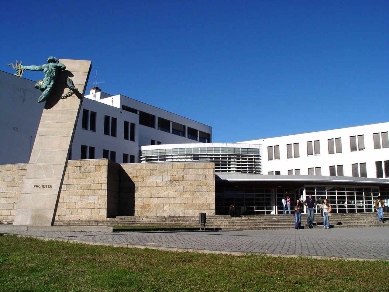 Estudantes universitários queixam-se: arrendar casa em Braga “já não é ao preço da uva mijona”