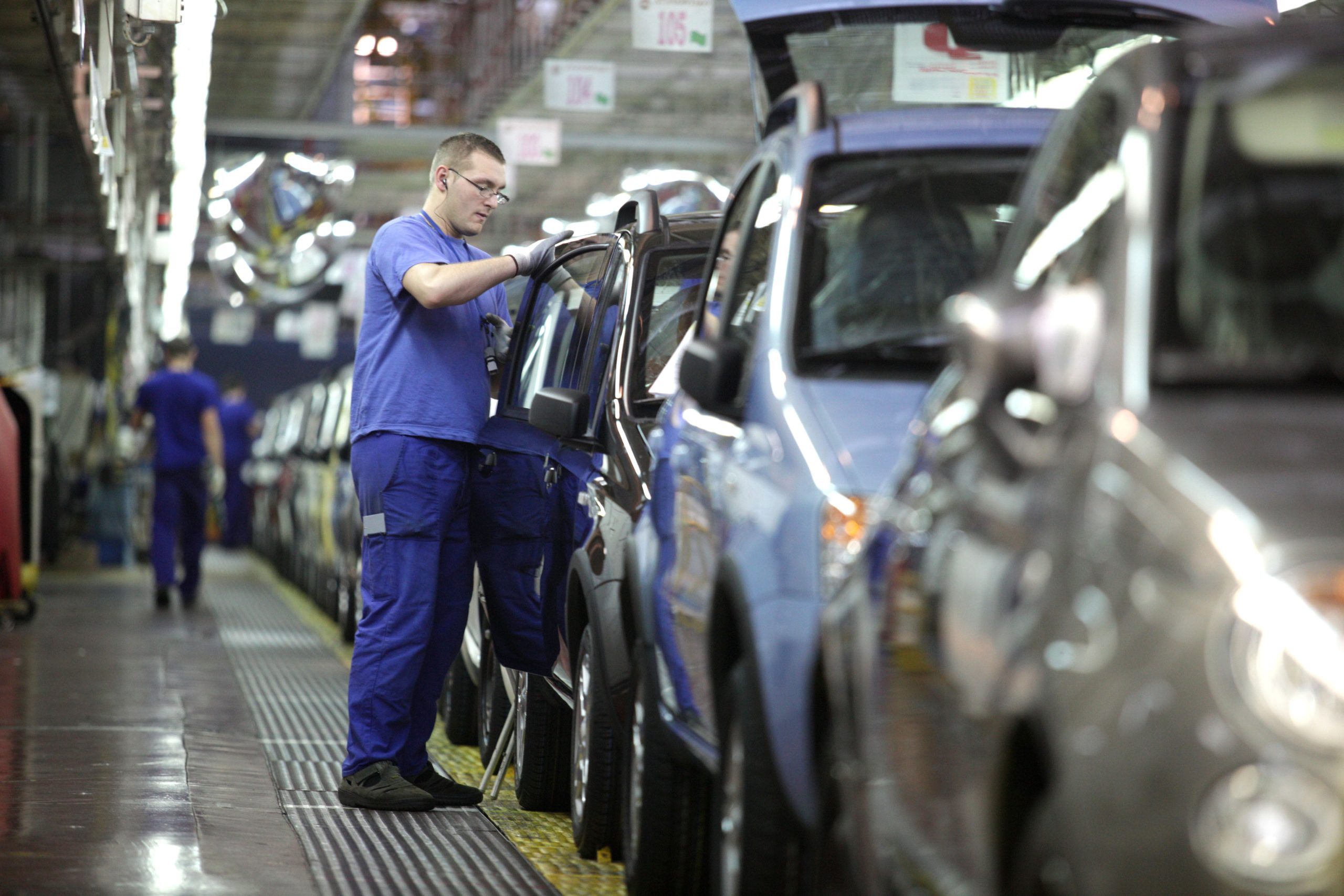 Vendas de automóveis em Portugal deverão subir 7,5% em 2017