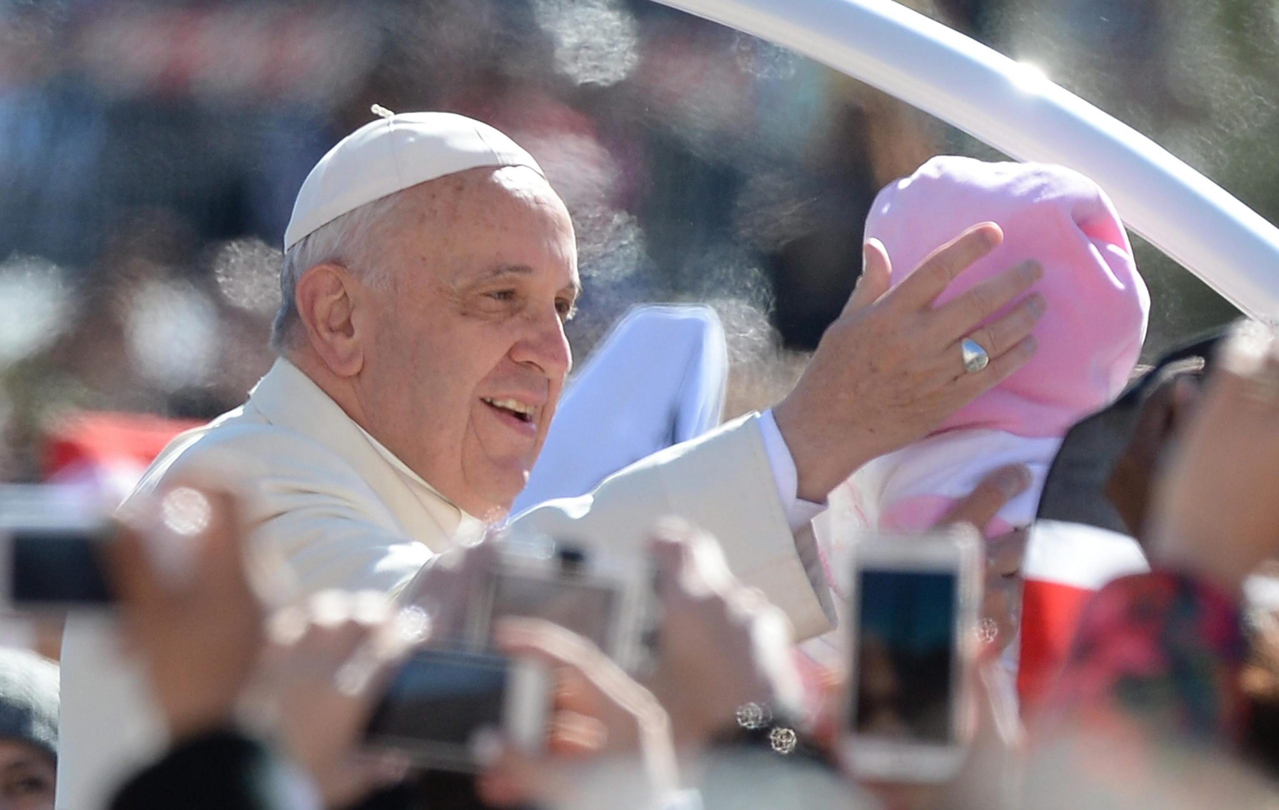 Recorde o Papa Francisco ao conversar com o editor da autobiografia “Esperança”. Já se inscreveu no É Desta Que Leio Isto de maio?
