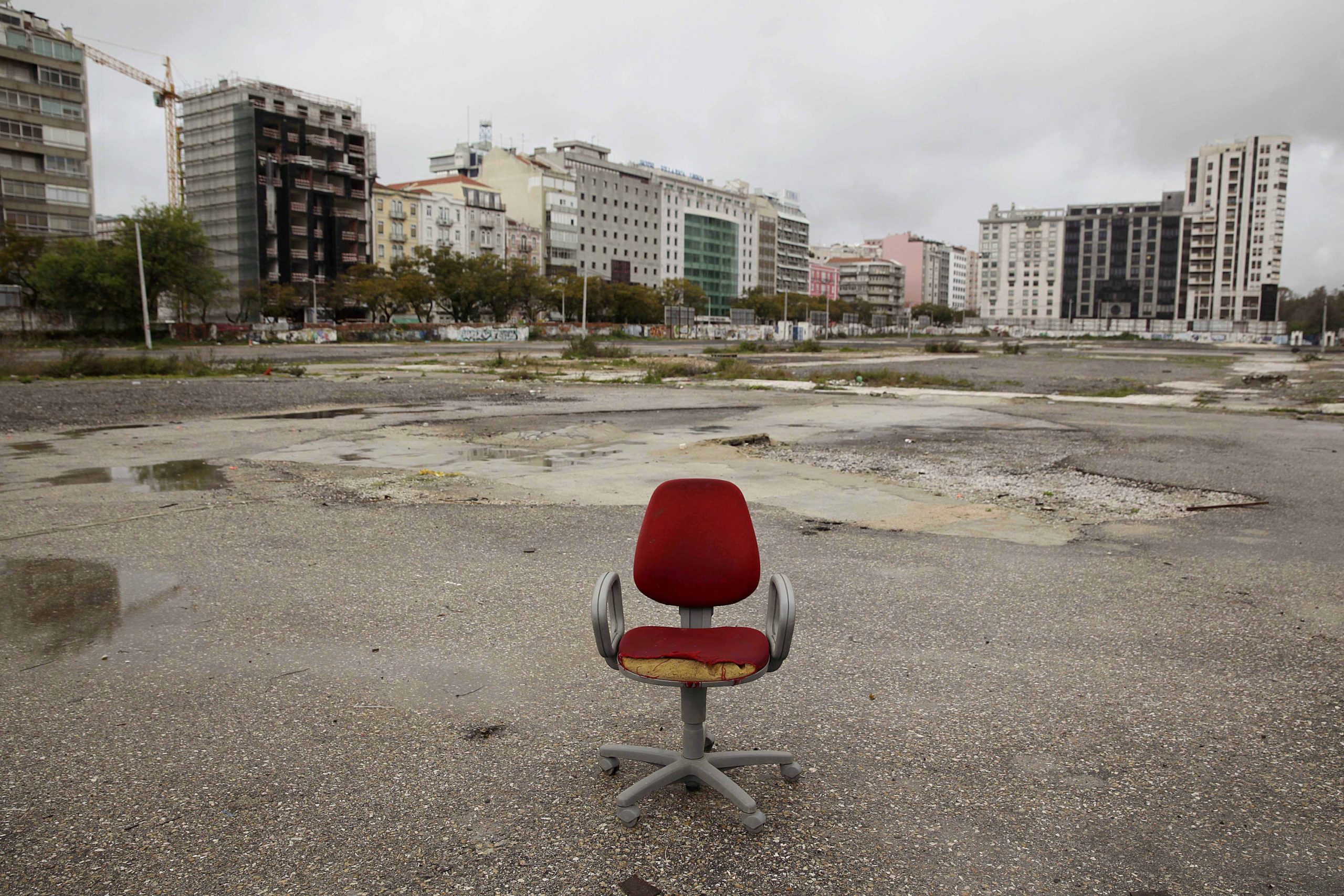 Câmara de Lisboa divide terrenos da antiga Feira Popular por três hastas públicas